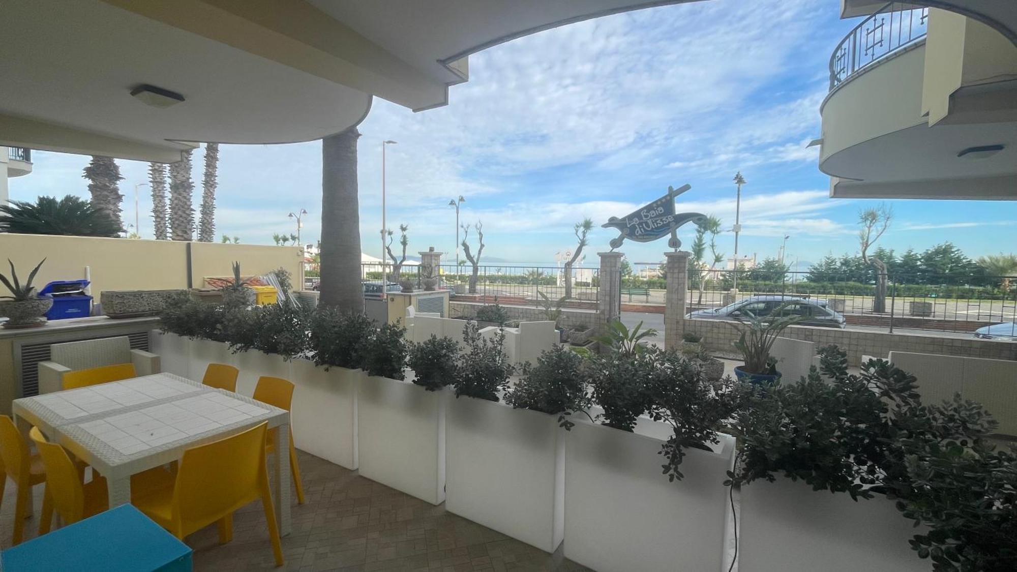 La Baia Di Ulisse Villa Venetico Exteriör bild
